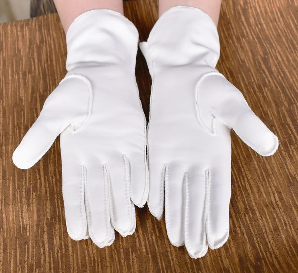 White Embroidered Daisy Vintage Gloves Cats Like Us