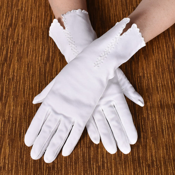 White Knot & Scallop Vintage Gloves Cats Like Us